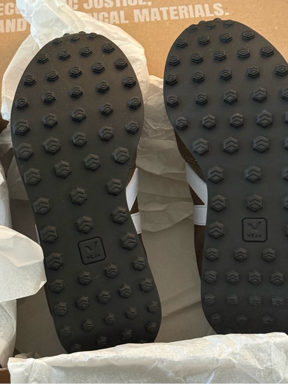 Veja Rio Branco Alveomesh Sneakers in Brown and Cream - Picture 4 of 6